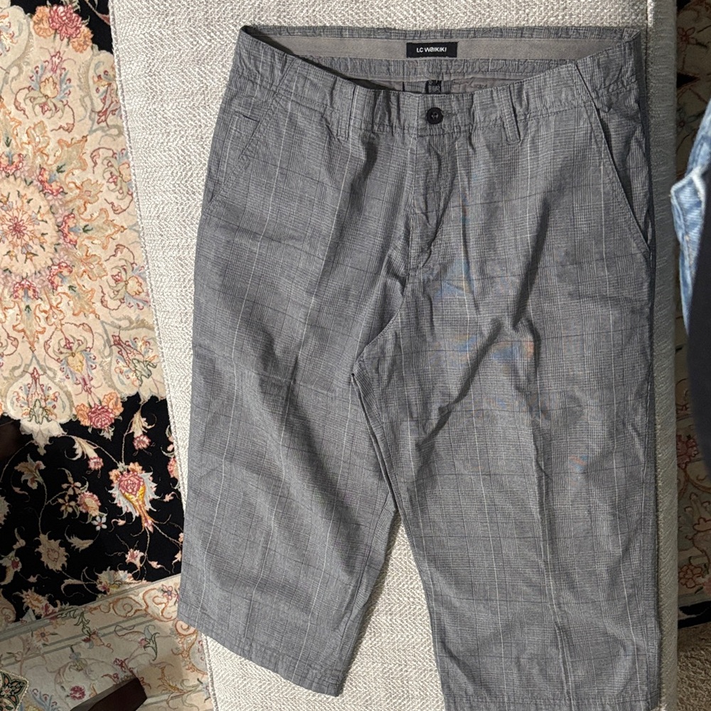 Le Maurice Women's Stylish Gray Cargo Shorts